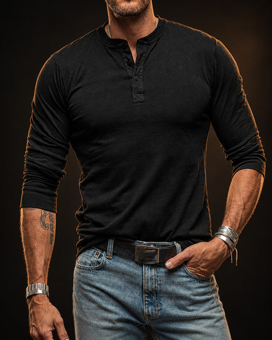 Camiseta Essential de Manga Larga - foto de portada con fondo negro